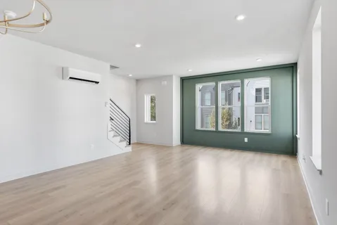 $525,000 | 354 East Village Lane, Nashville, TN 37216