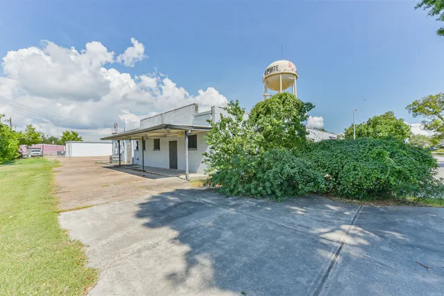 $620,000 | 130 South 4th Street, Unit 1, La Porte, TX 77571