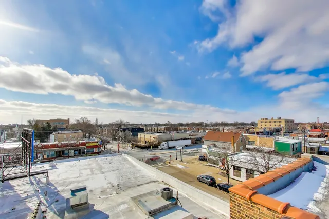 $1,650 | 4017 North Troy Street, Unit 2W, Chicago, IL 60618