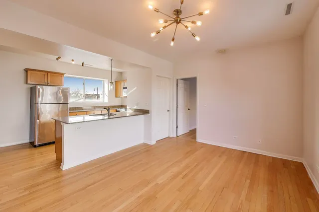 $1,650 | 4017 North Troy Street, Unit 2W, Chicago, IL 60618