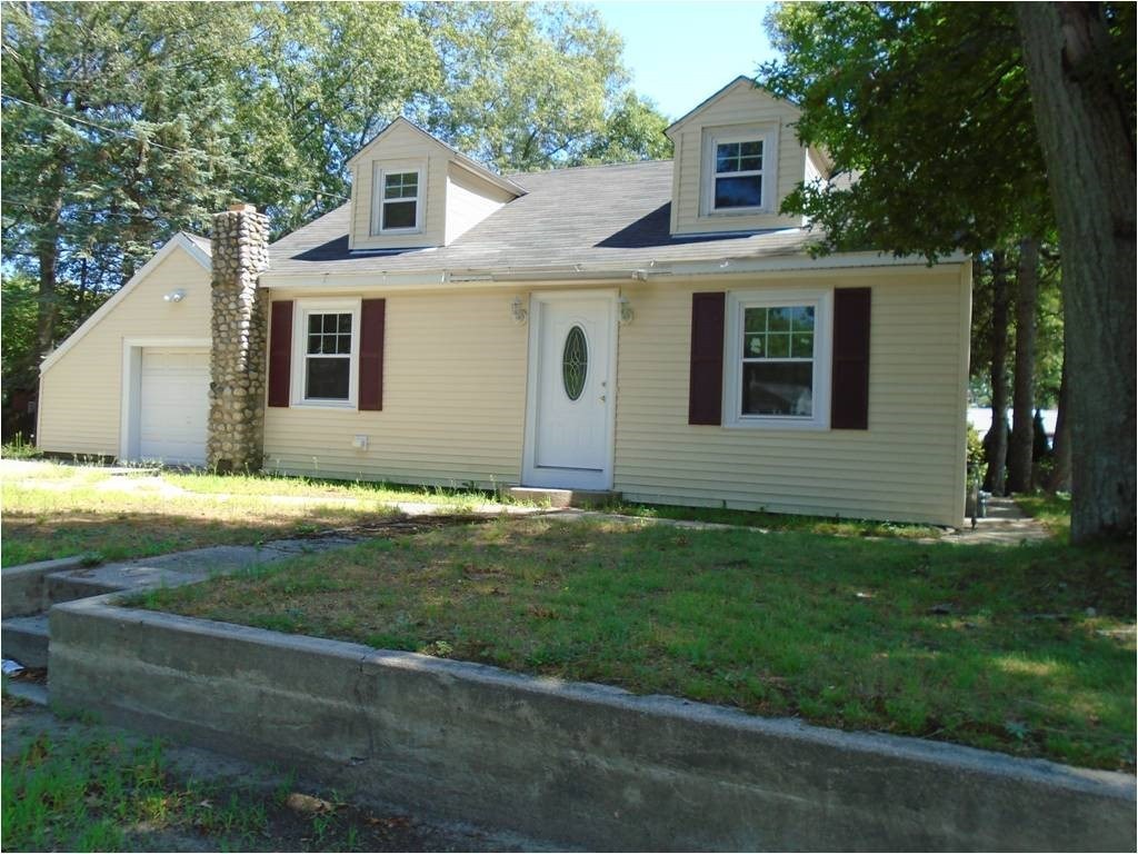 121 Knotty Oak Road Coventry, RI 02816 - Photo 1 of 12