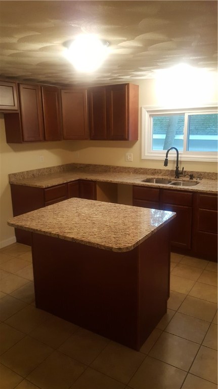 121 Knotty Oak Road Coventry, RI 02816 - Photo 5 of 12