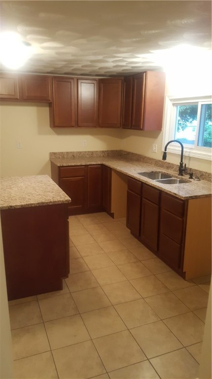 121 Knotty Oak Road Coventry, RI 02816 - Photo 6 of 12