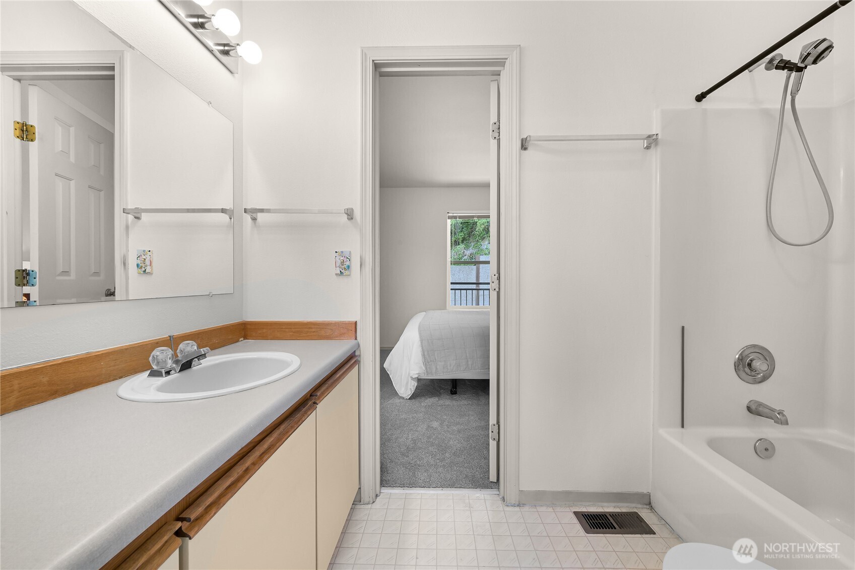 808 20th, Unit 208 Bellingham, WA 98225 - Photo 18 of 28