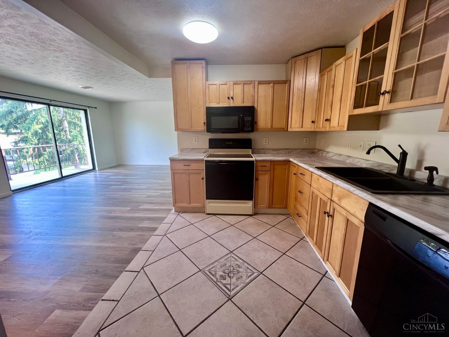 6584 Hearne Road, Unit 24 Cincinnati, OH 45248 - Photo 8 of 18