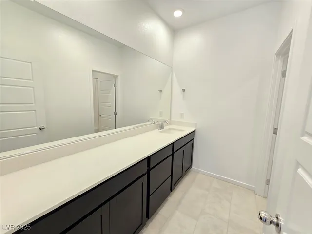 $2,200 | 375 Powell Crest Drive, Henderson, NV 89015