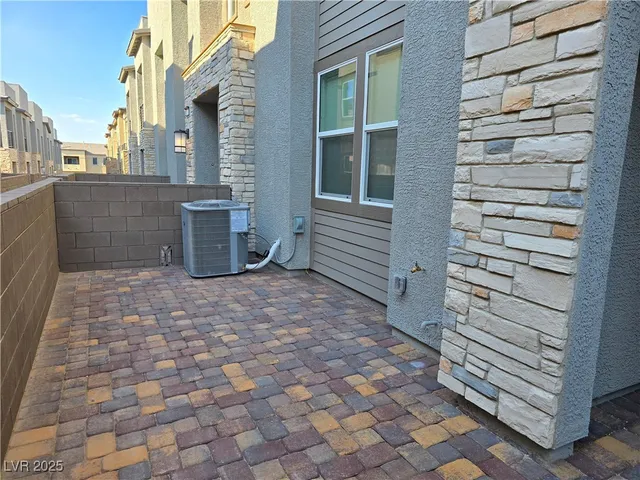 $2,200 | 375 Powell Crest Drive, Henderson, NV 89015