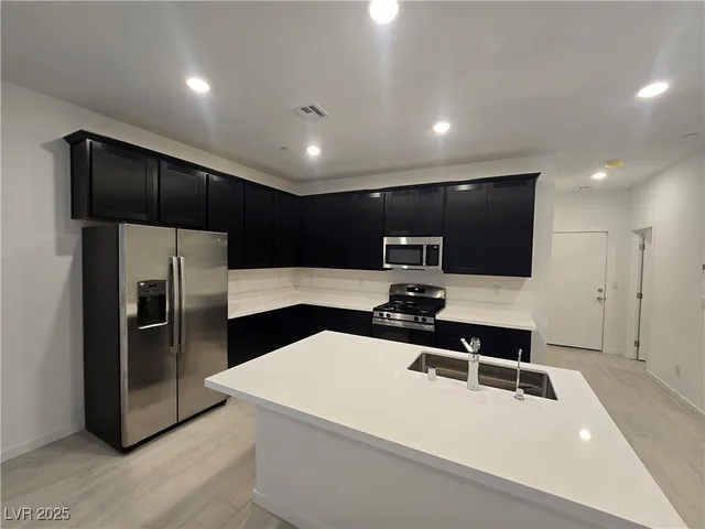 $2,200 | 375 Powell Crest Drive, Henderson, NV 89015