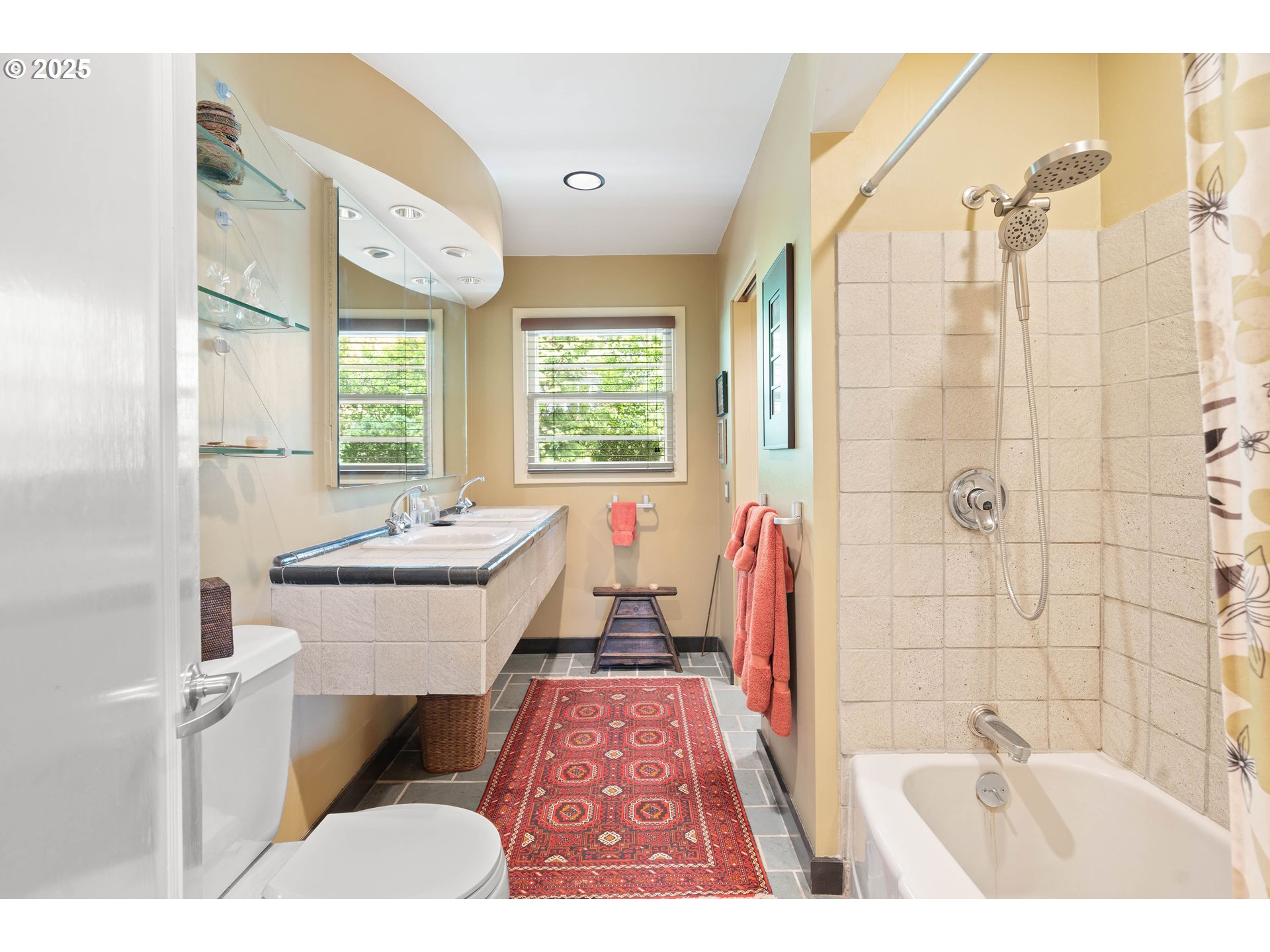 2935 Southwest Hamilton Street Portland, OR 97239 - Photo 17 of 38