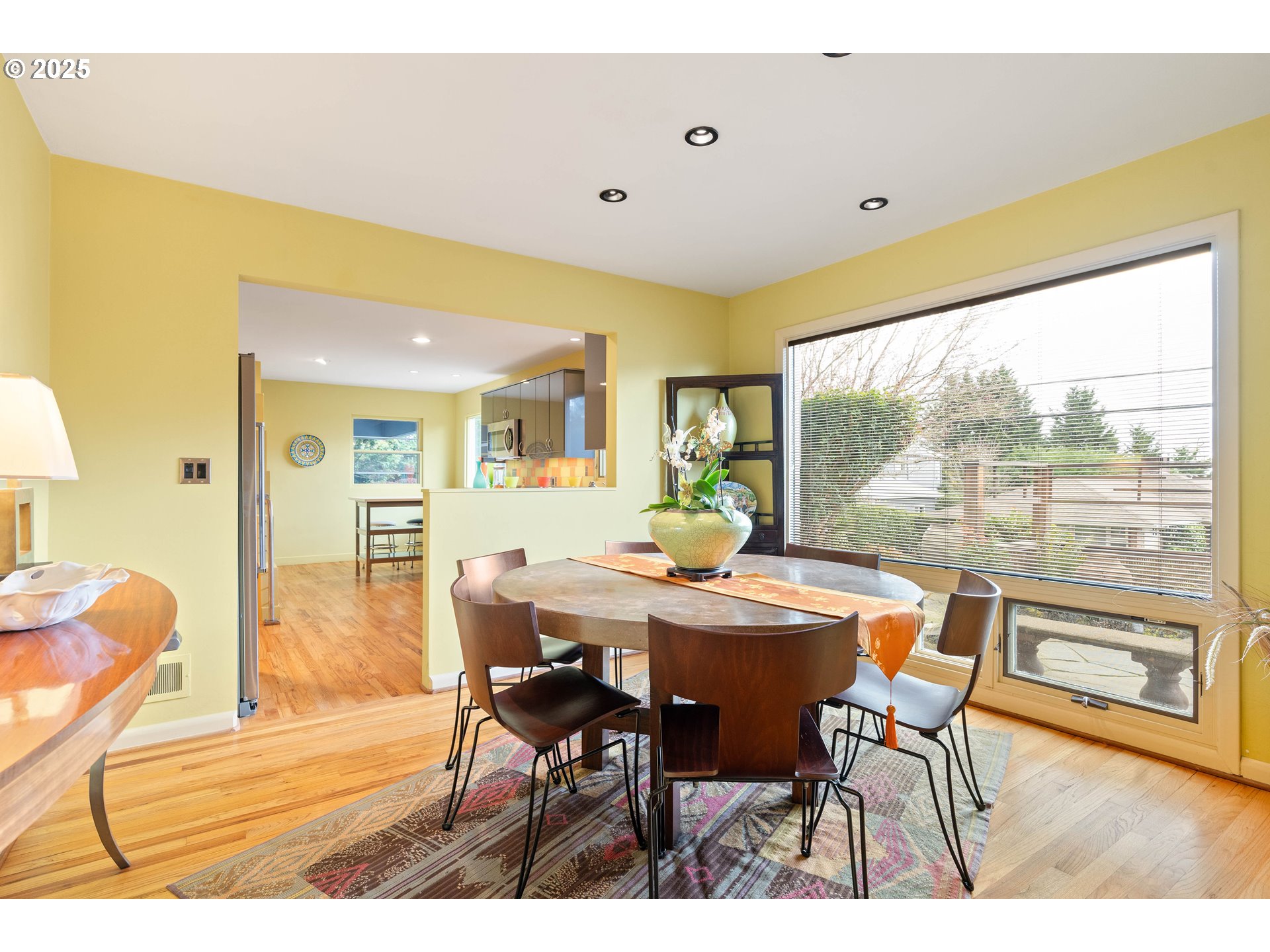 2935 Southwest Hamilton Street Portland, OR 97239 - Photo 8 of 38