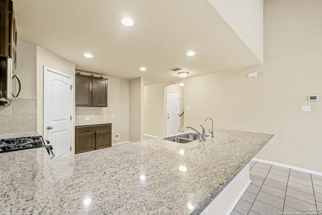 $2,200 | 14051 Cremello Falls, San Antonio, TX 78254