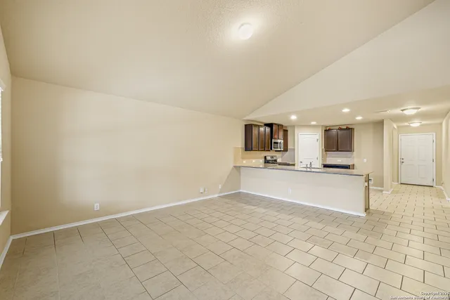 $2,200 | 14051 Cremello Falls, San Antonio, TX 78254