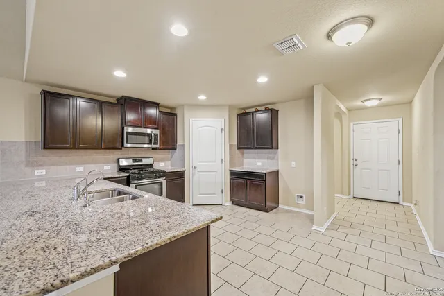 $2,200 | 14051 Cremello Falls, San Antonio, TX 78254