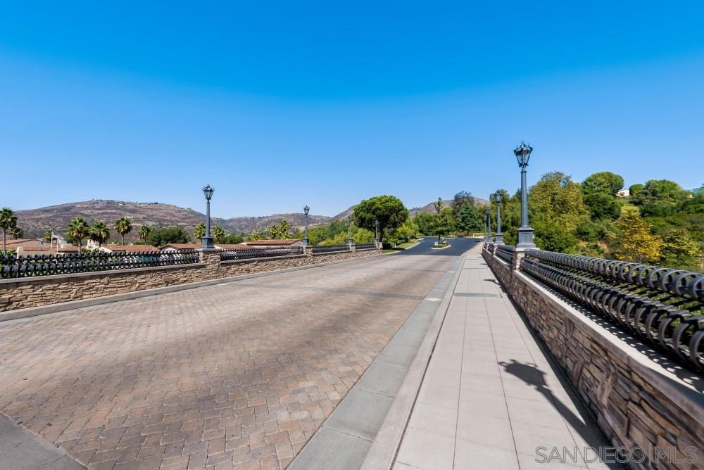 8080 High Time Ridge San Diego, CA 92127 - Photo 18 of 24 Gallery Image 18