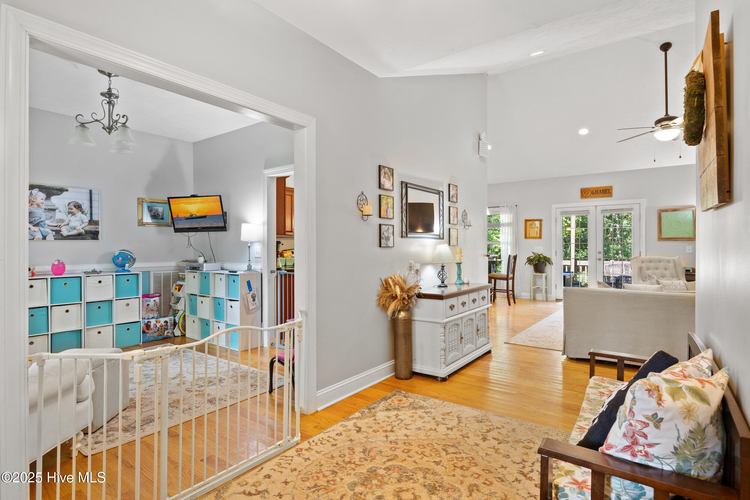 223 Palomino Road Carthage, NC 28327 - Photo 17 of 34 FOYER