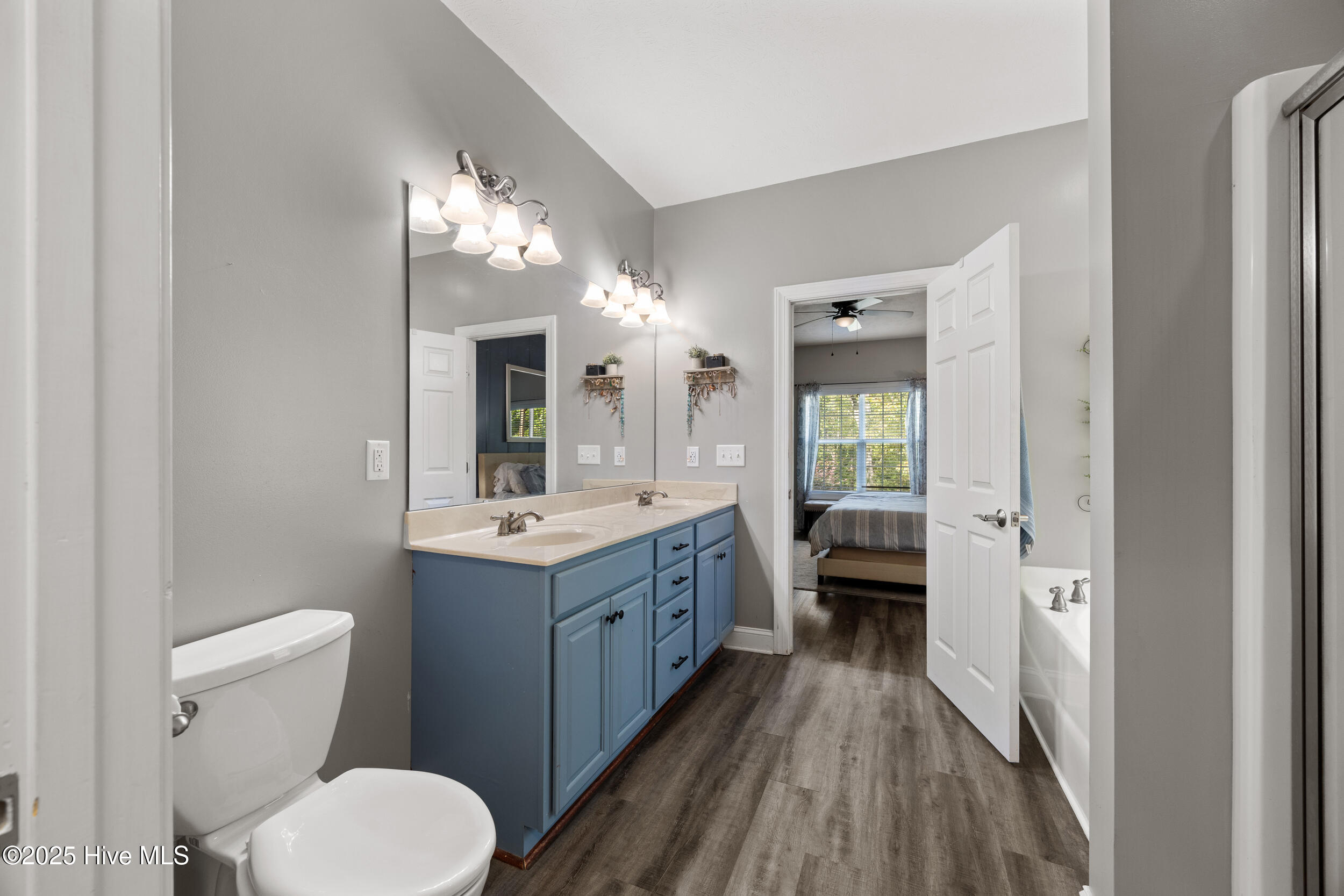 223 Palomino Road Carthage, NC 28327 - Photo 21 of 34 PRIMARY ENSUITE