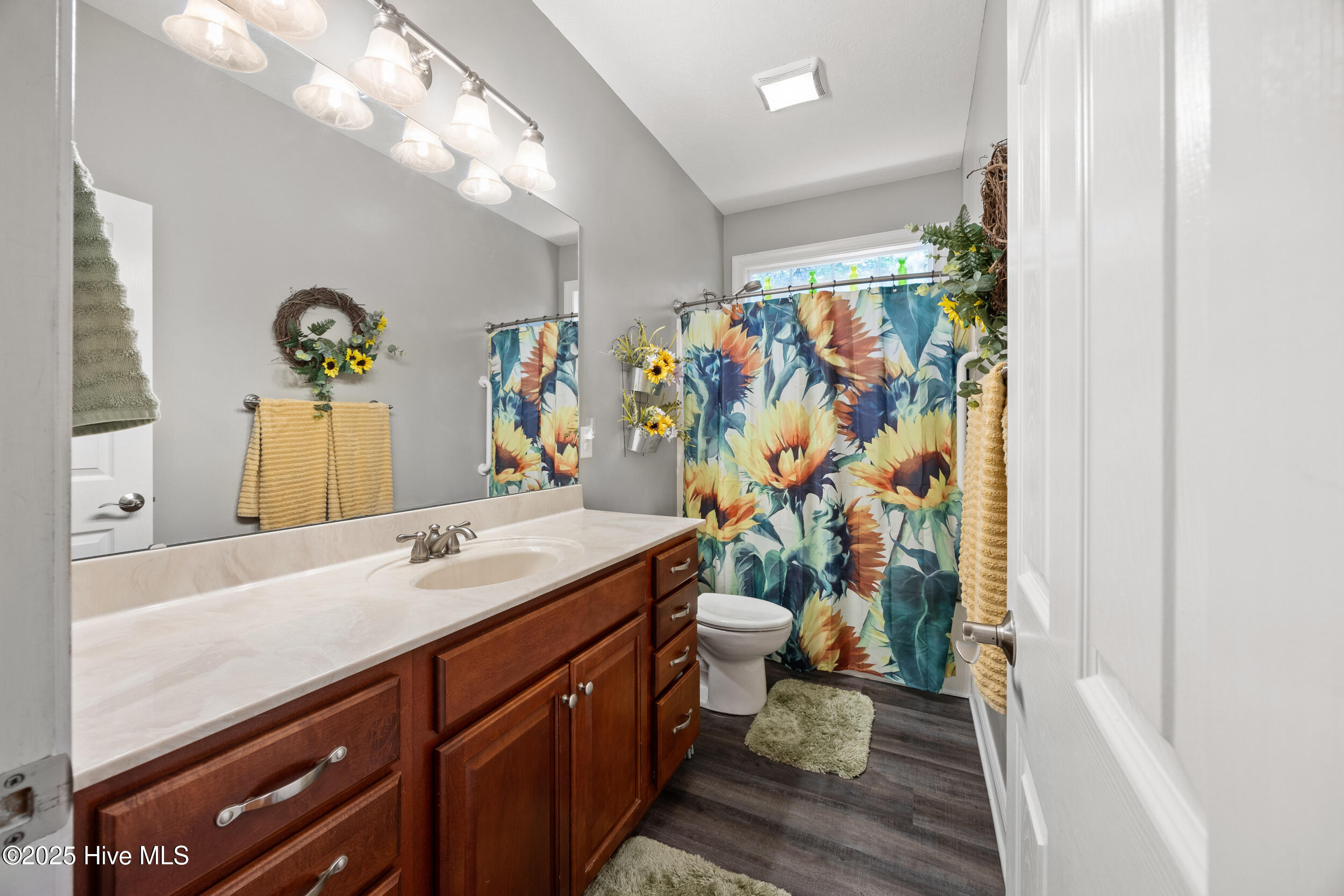 223 Palomino Road Carthage, NC 28327 - Photo 27 of 34 GUEST BATH