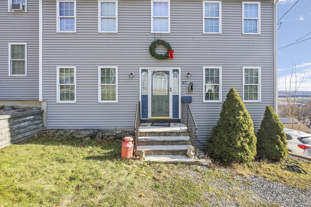 45-47 Steele Street Worcester, MA 01607 - Photo 3 of 39 Gallery Image 3