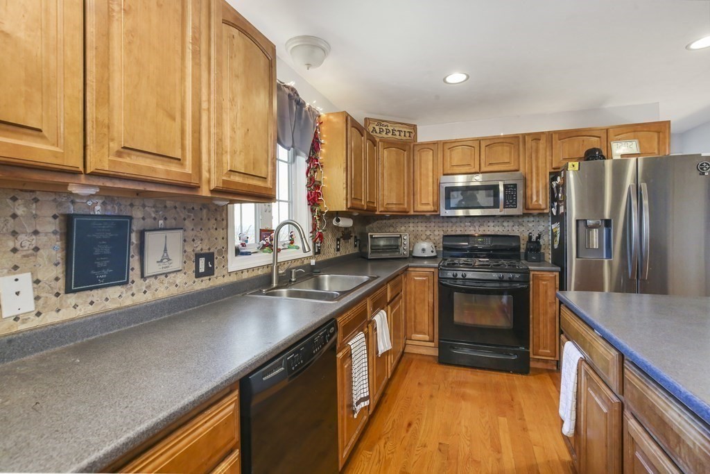 45-47 Steele Street Worcester, MA 01607 - Photo 5 of 39 Gallery Image 5