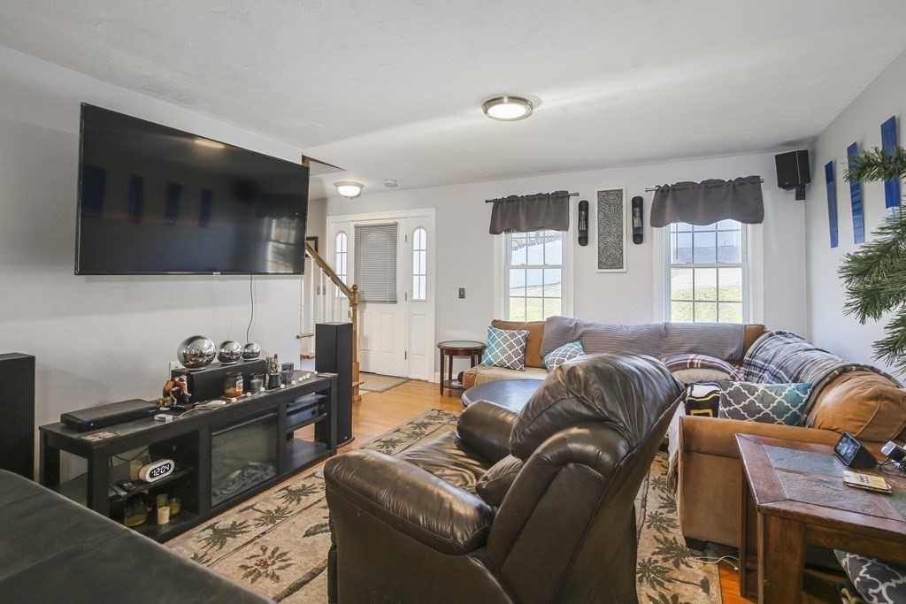 45-47 Steele Street Worcester, MA 01607 - Photo 7 of 39 Gallery Image 7