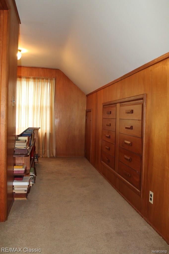 21126 Greenview Road Southfield, MI 48075 - Photo 18 of 21 IMG_3023.jpg