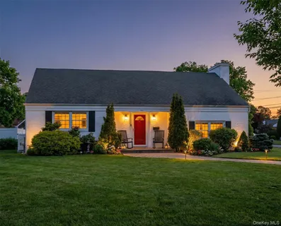 $799,990 | 1 Central Avenue, Amityville, NY 11701