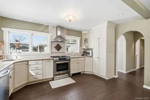 $799,990 | 1 Central Avenue, Amityville, NY 11701