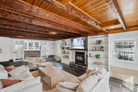 $799,990 | 1 Central Avenue, Amityville, NY 11701