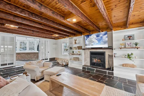 $799,990 | 1 Central Avenue, Amityville, NY 11701