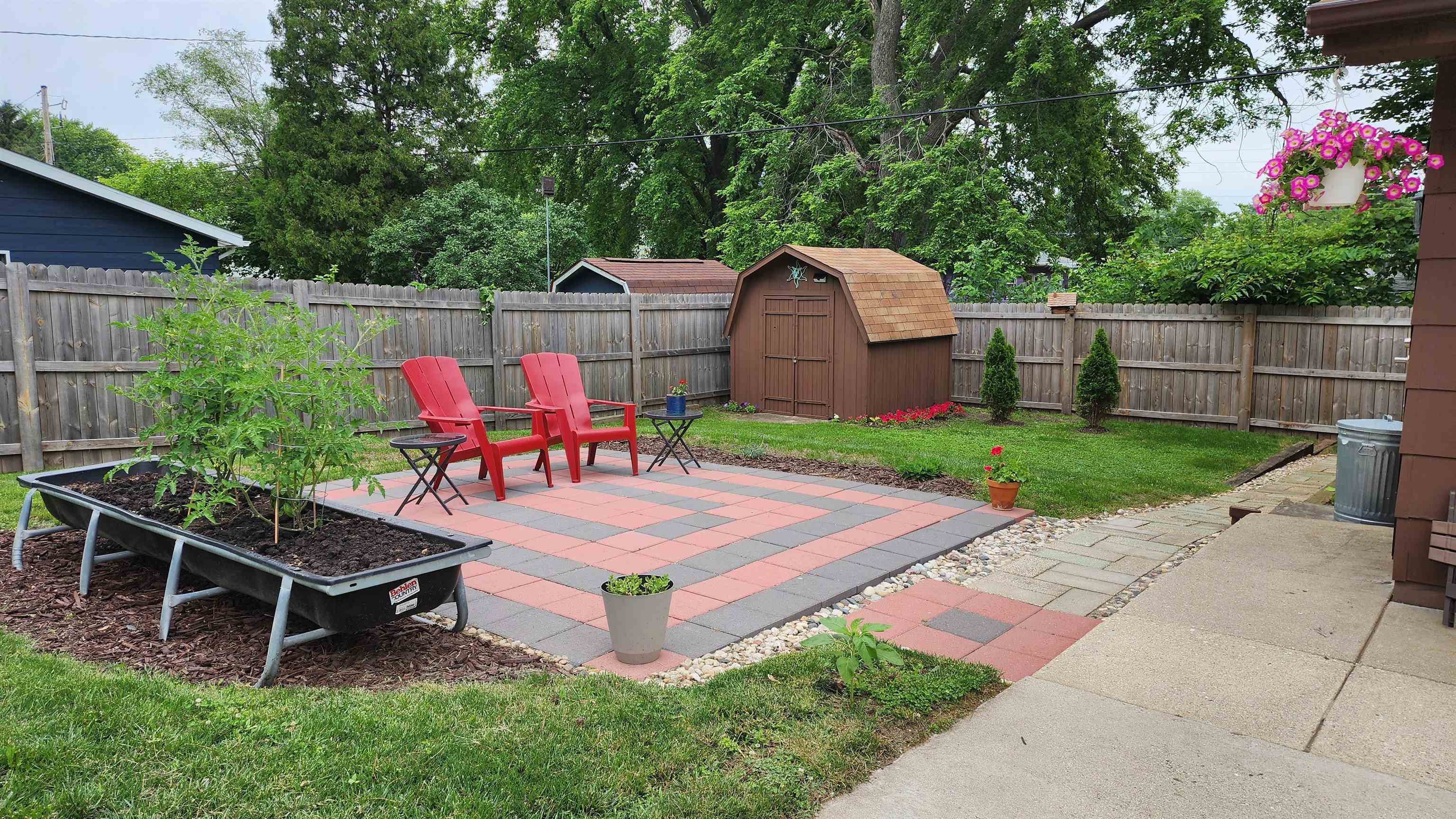 1851 Cleveland Street Beloit, WI 53511 - Photo 2 of 24