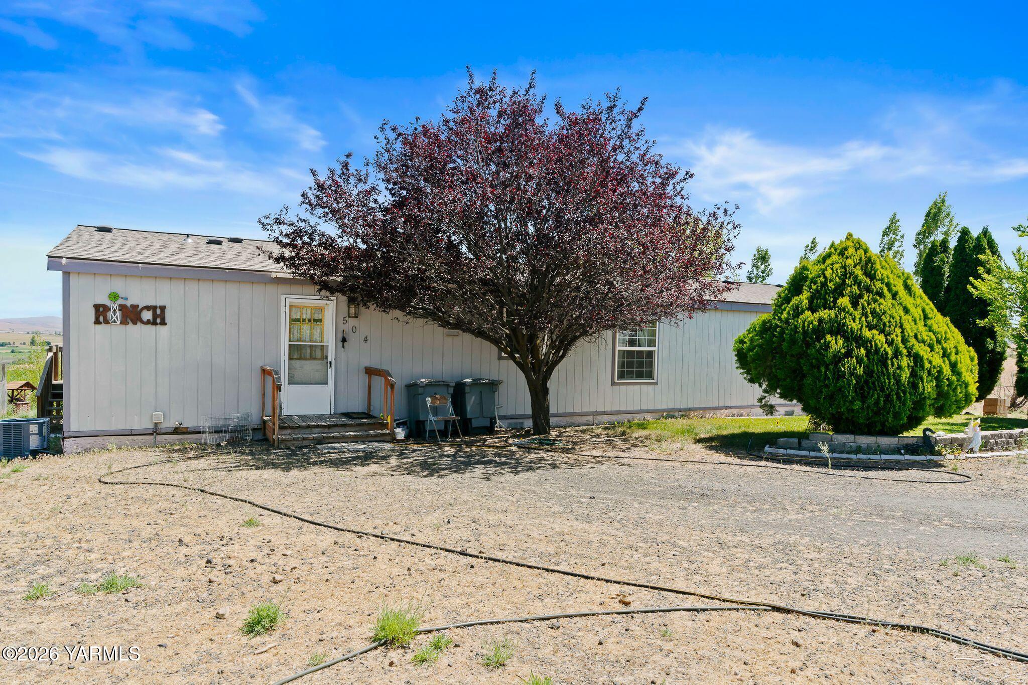 504 Point Drive Selah, WA 98942 - Photo 4 of 38 504 Point Dr-4