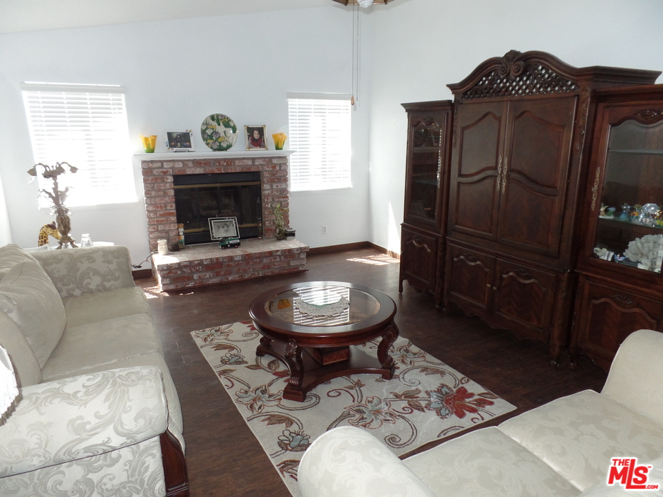 19200 Allegheny Road Apple Valley, CA 92307 - Photo 2 of 15