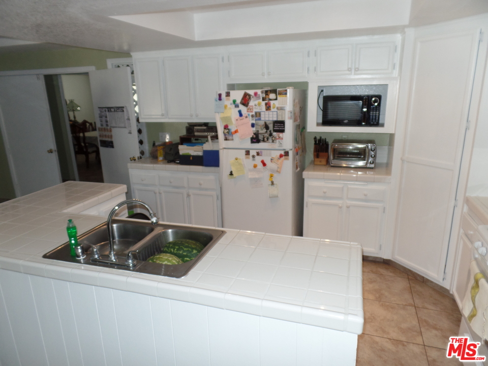 19200 Allegheny Road Apple Valley, CA 92307 - Photo 6 of 15