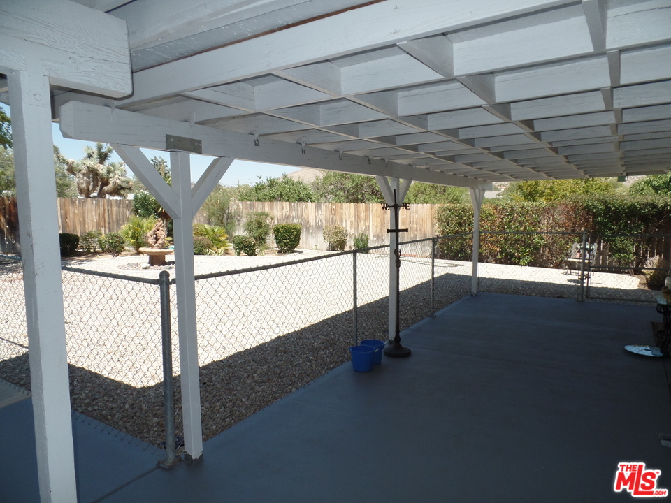 19200 Allegheny Road Apple Valley, CA 92307 - Photo 7 of 15