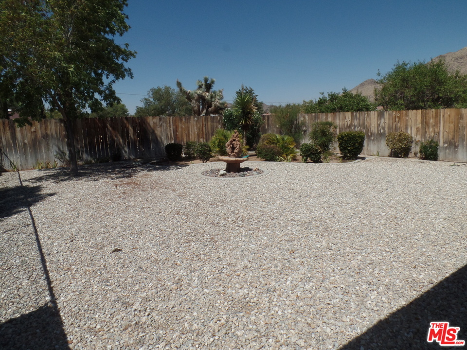19200 Allegheny Road Apple Valley, CA 92307 - Photo 8 of 15