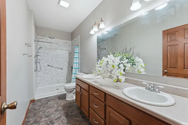 $365,000 | 5011 Salt Trail Canyon Pass, Fort Wayne, IN 46808