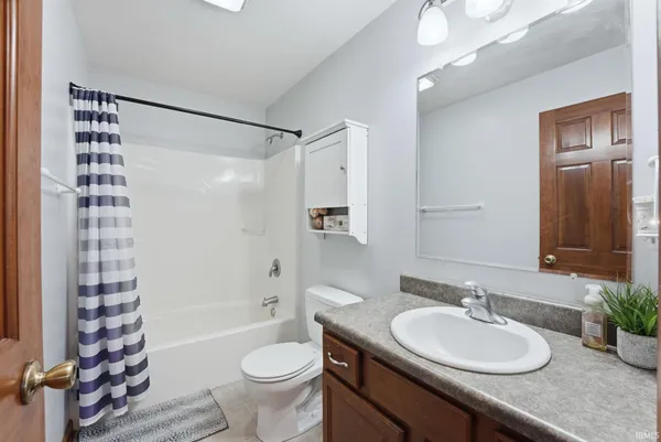 $365,000 | 5011 Salt Trail Canyon Pass, Fort Wayne, IN 46808