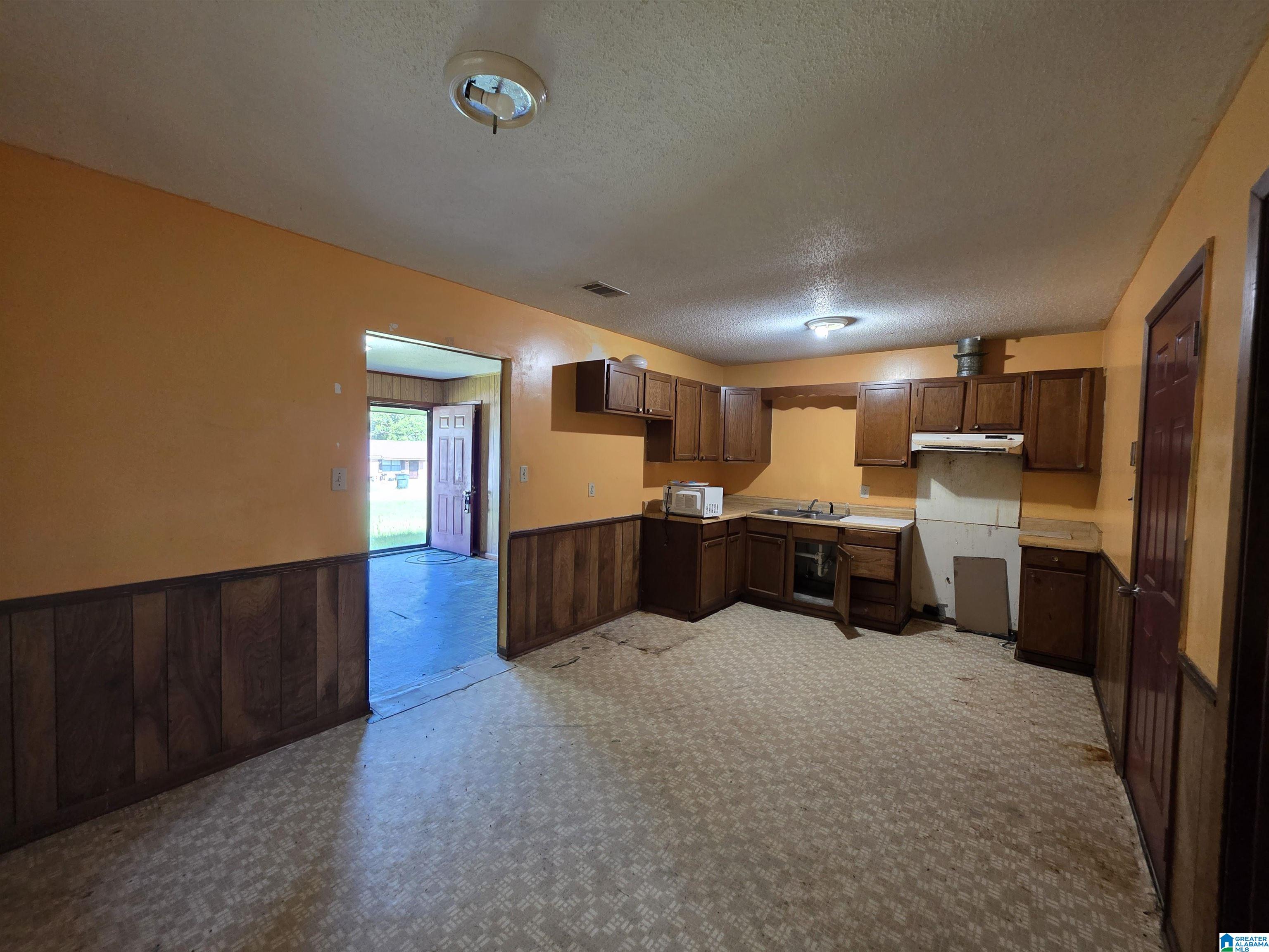 307 Earl Avenue Demopolis, AL 36732 - Photo 2 of 4