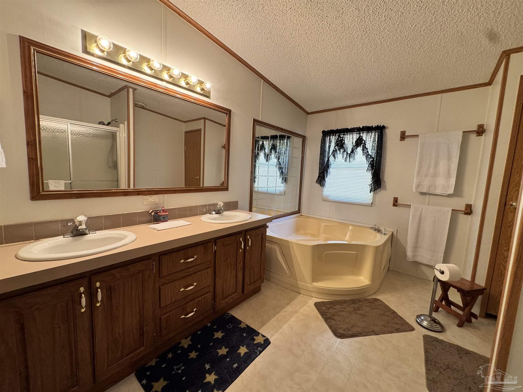 6512 Winston Brown Road Milton, FL 32570 - Photo 8 of 37