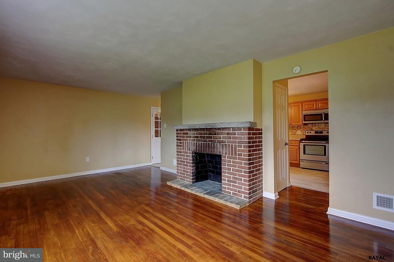 1060 Canal Road Manchester, PA 17345 - Photo 3 of 28 Gallery Image 3