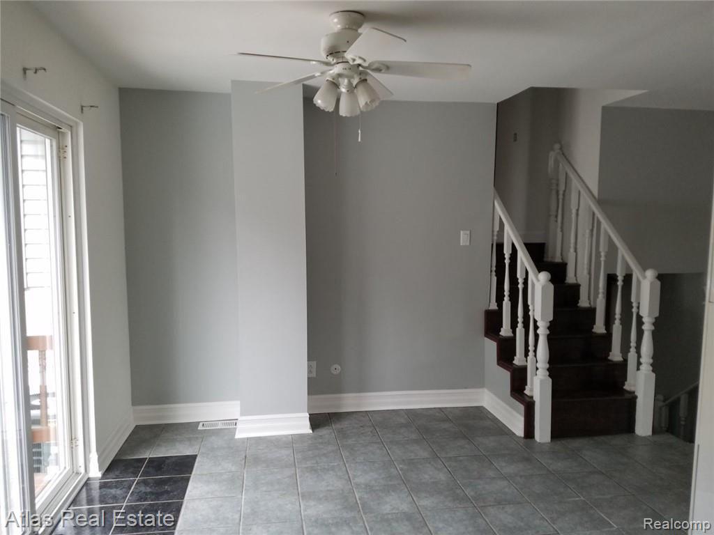 7505 Perry Road Grand Blanc, MI 48439 - Photo 8 of 14 dining room.jpg