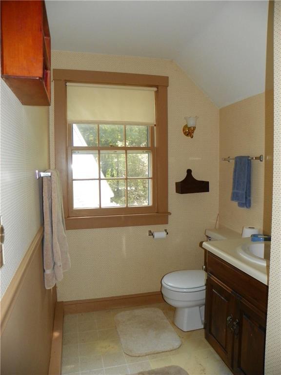 1 Wakefield Pasture Road Kennebunkport, ME 04046 - Photo 27 of 35 2nd bath on second level.