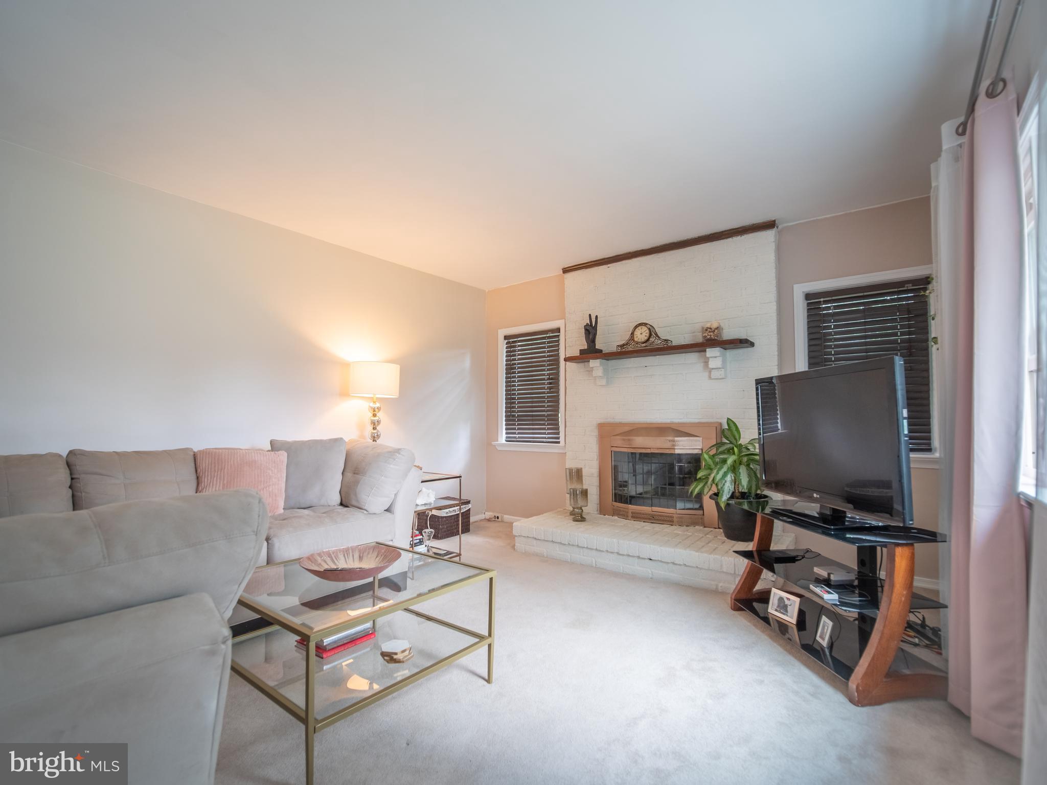 216 Warwick Road Woodbury, NJ 08096 - Photo 2 of 38 Gallery Image 2