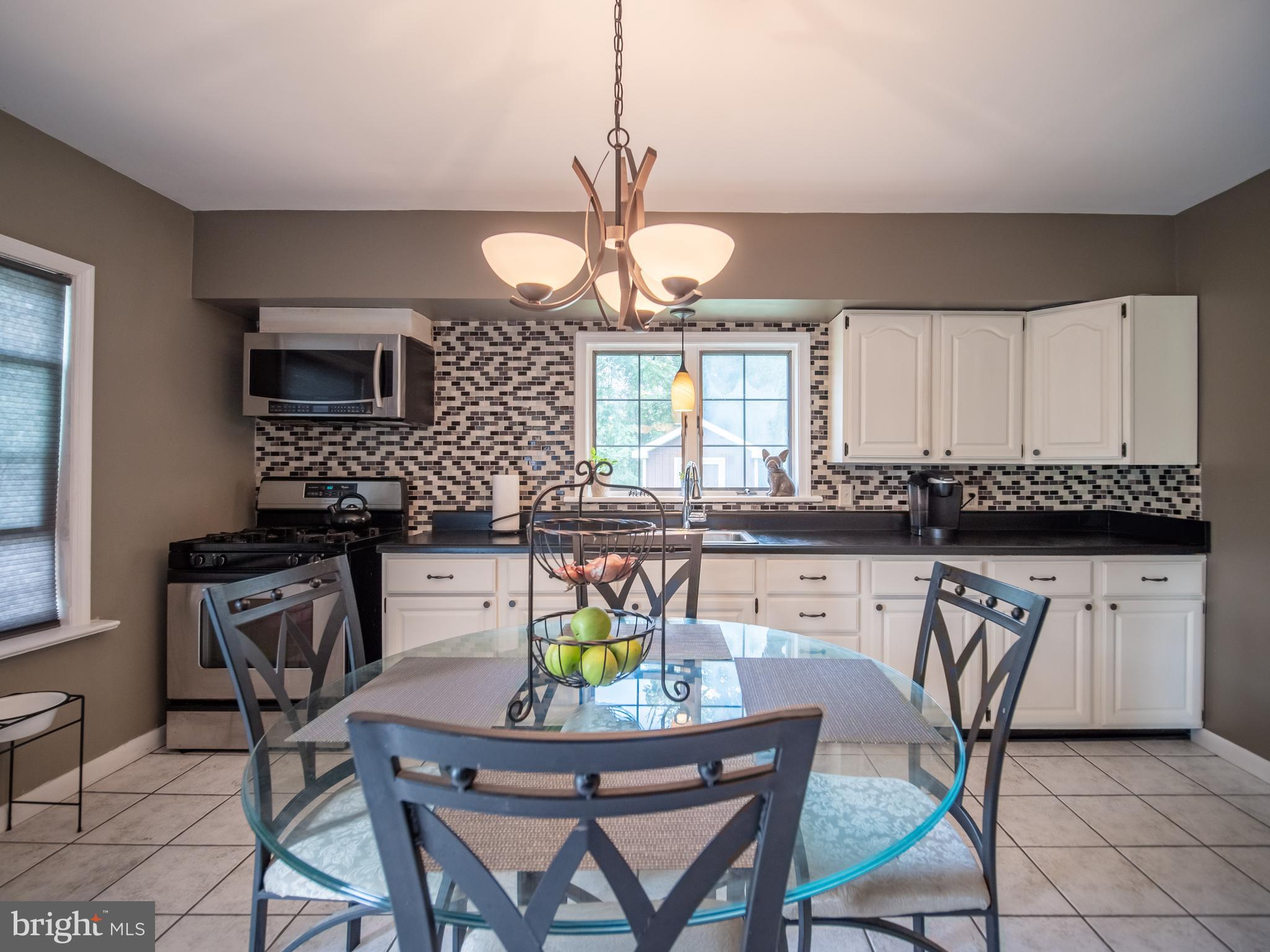 216 Warwick Road Woodbury, NJ 08096 - Photo 11 of 38 Gallery Image 11