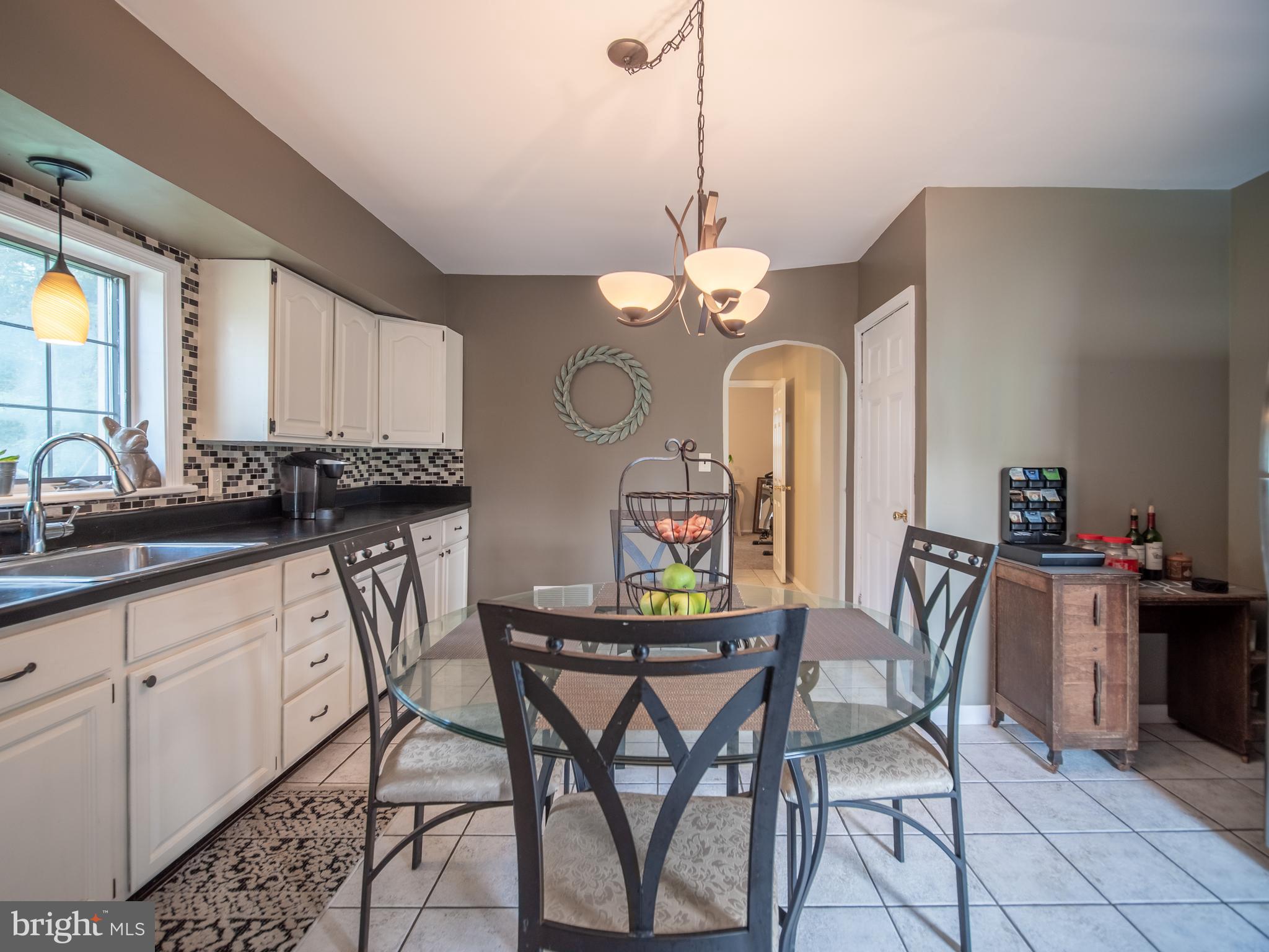 216 Warwick Road Woodbury, NJ 08096 - Photo 13 of 38 Gallery Image 13