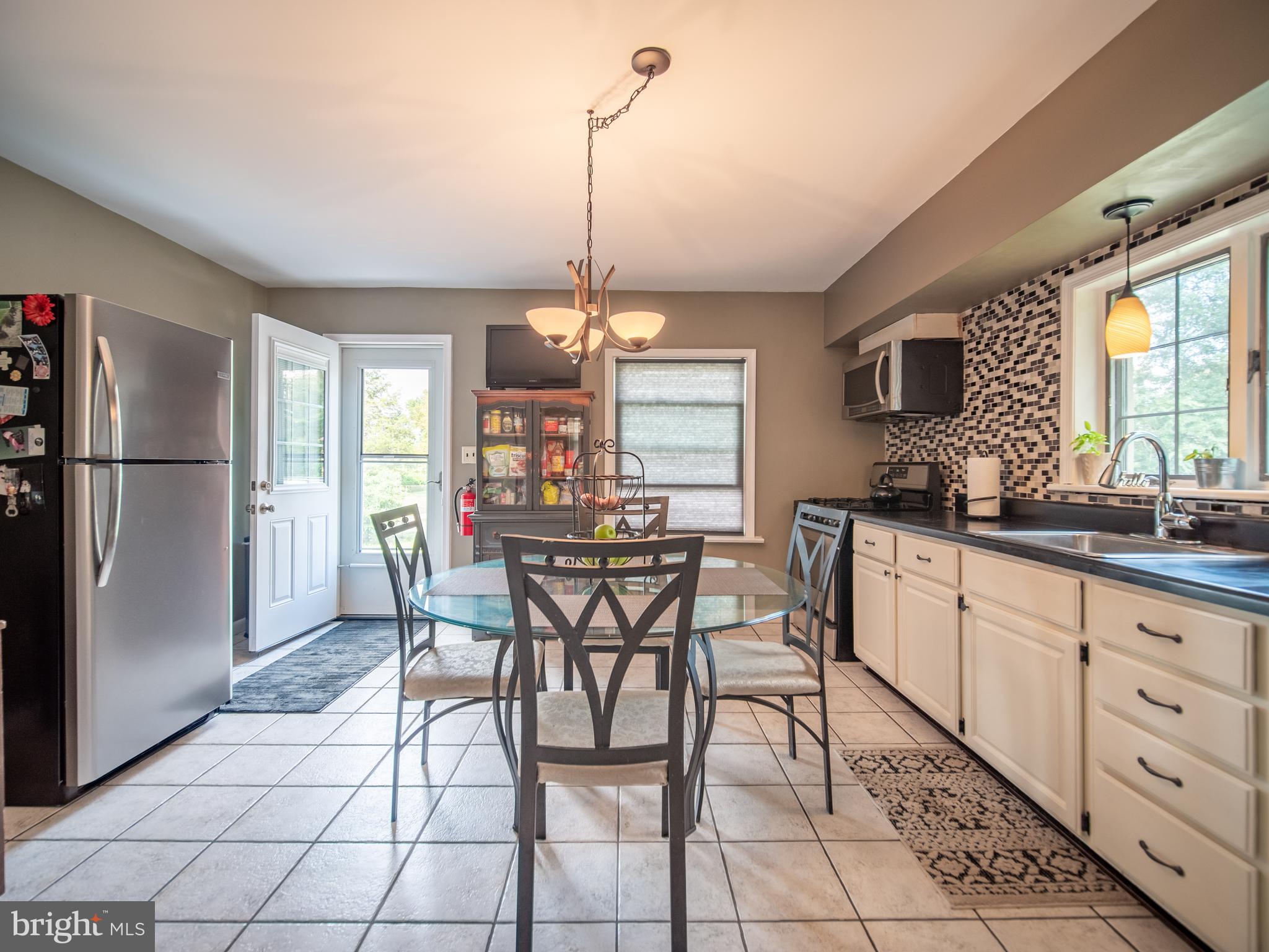 216 Warwick Road Woodbury, NJ 08096 - Photo 14 of 38 Gallery Image 14
