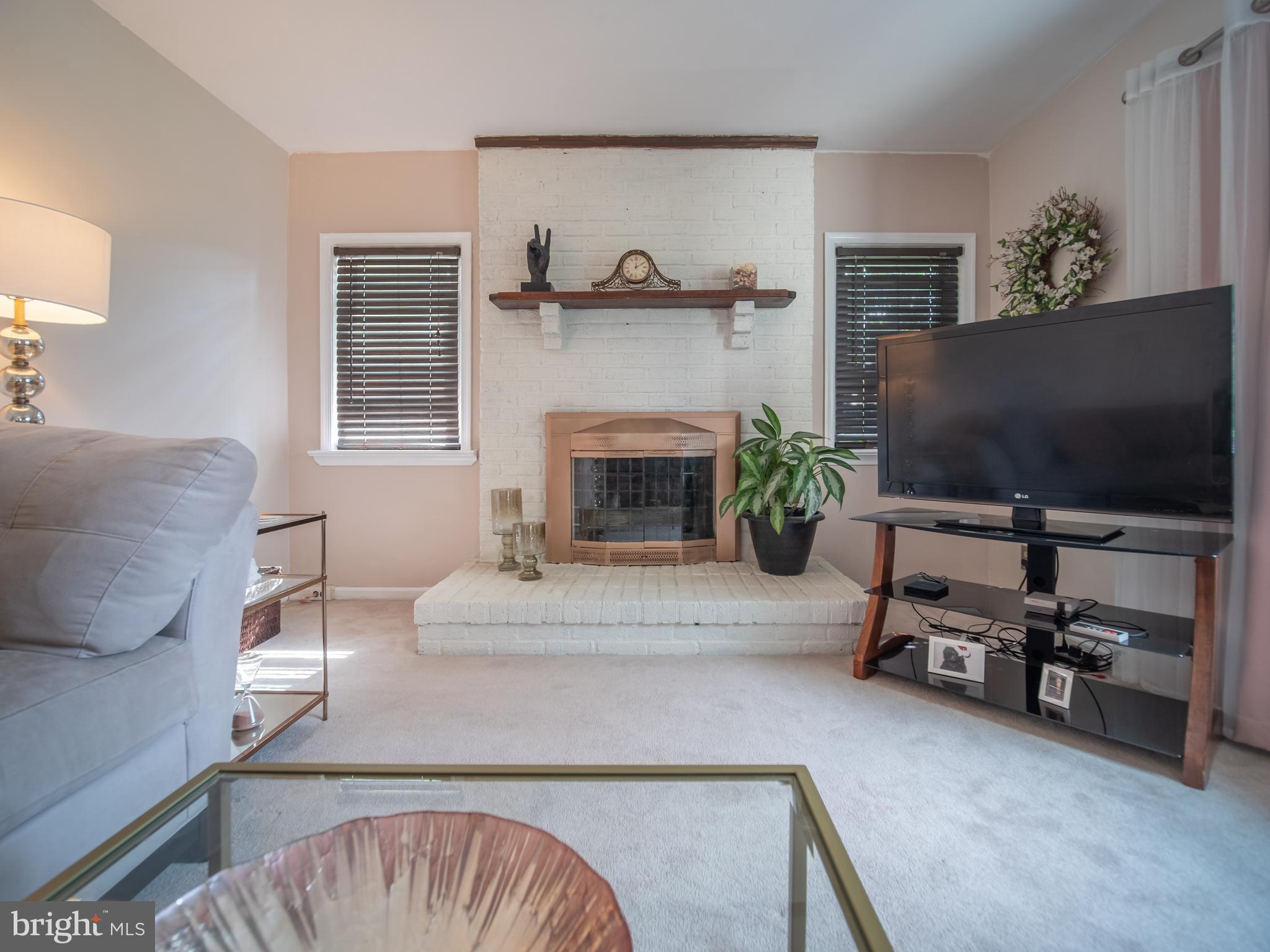216 Warwick Road Woodbury, NJ 08096 - Photo 3 of 38 Gallery Image 3