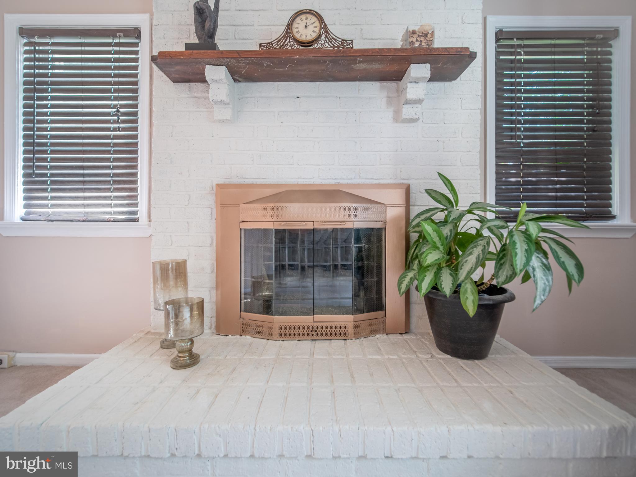 216 Warwick Road Woodbury, NJ 08096 - Photo 4 of 38 Gallery Image 4