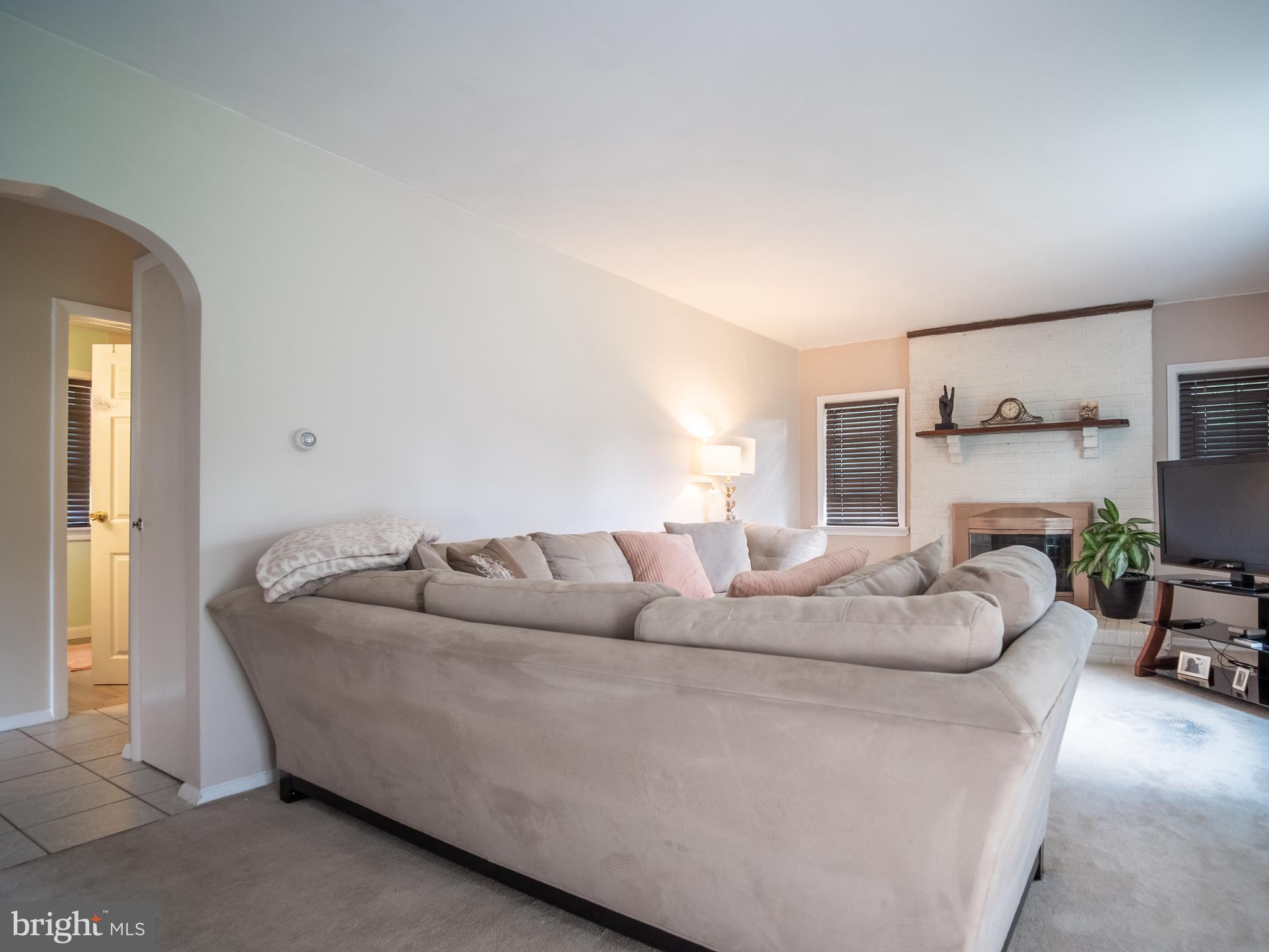 216 Warwick Road Woodbury, NJ 08096 - Photo 8 of 38 Gallery Image 8