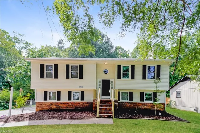 $1,975 | 1278 Millerwood Drive, Winston-Salem, NC 27106